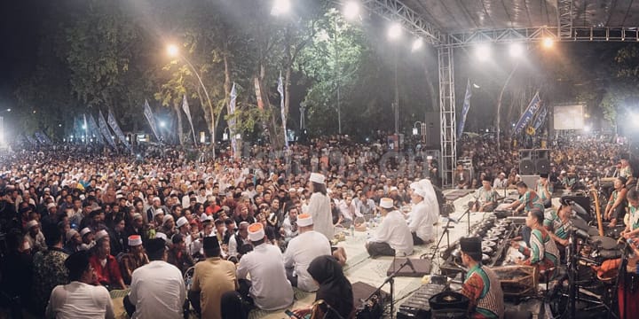 Manakah yang lebih dulu: Adil baru makmur. Atau, makmur dulu baru adil.