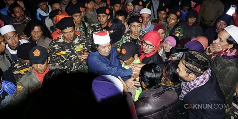 Pengawalan ekstra dari teman-teman Banser. 