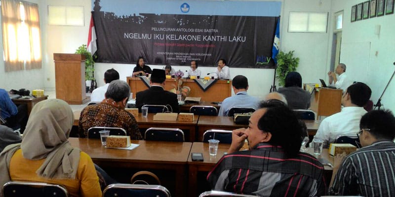 Peluncuran buku “Ngelmu Iku Kelakone Kanthi Laku”.