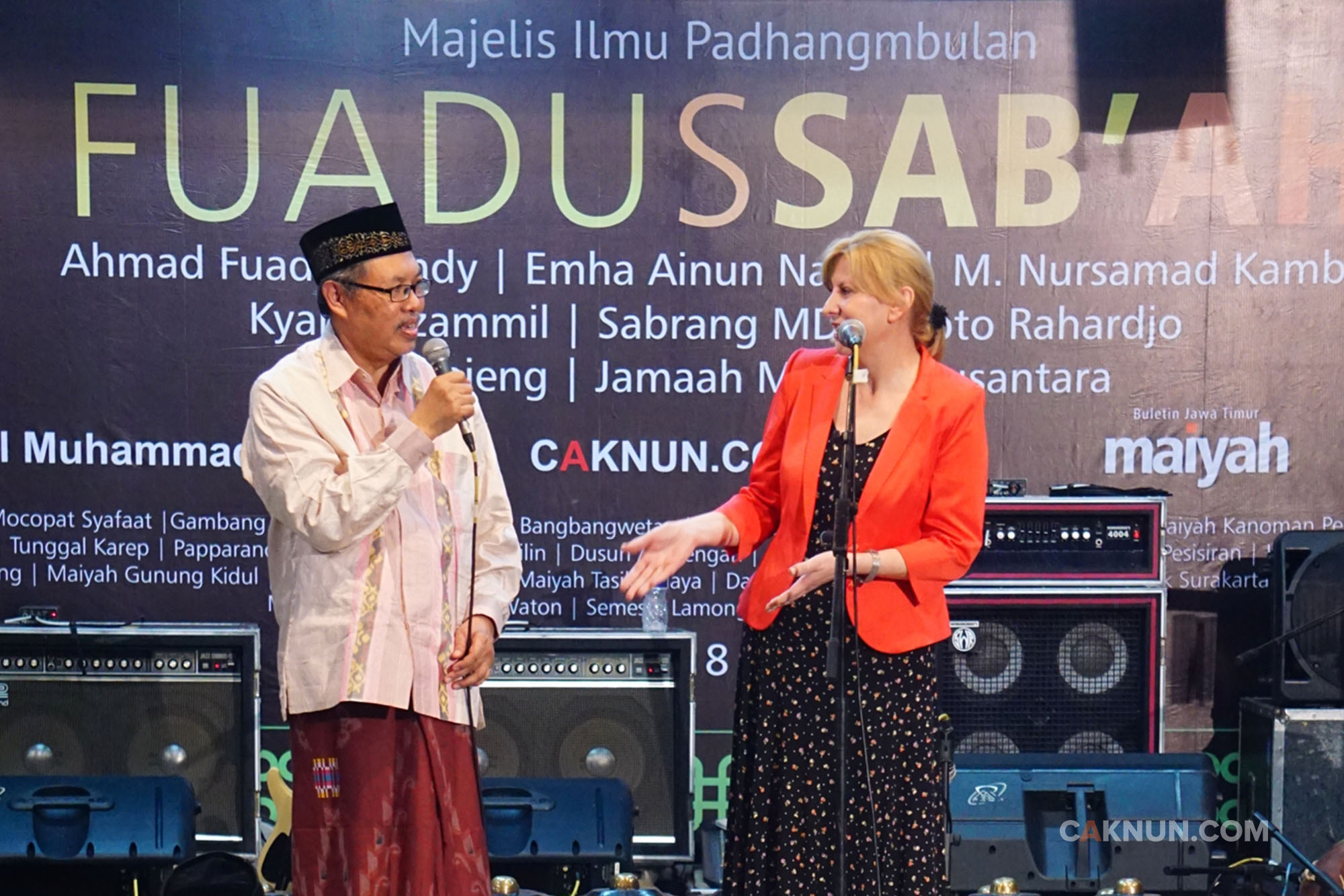 Prof. Barbara sangat senang bisa hadir di Padhangmbulan. Foto: Adin