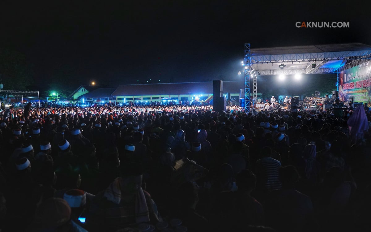 Ribuan jamaah memadati Lapangan Menganti, Gresik, 22 Juli 2017