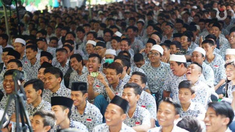 Sinau Bareng SMK Kepahlawanan Kebahagiaan