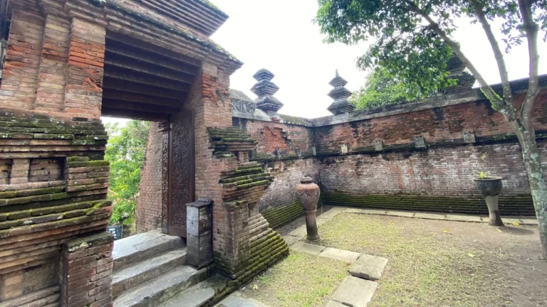 Tawashshulan di Makam Raja